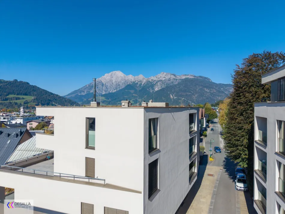 Moderne Wohnung in zentraler Lage mit Tiefgarage Terrasse und Bergblick mitten im Zentrum - Baujahr 2021 - Bild