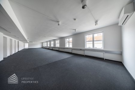 Erstbezug! Geräumiges 5-Zimmer Büro in Toplage