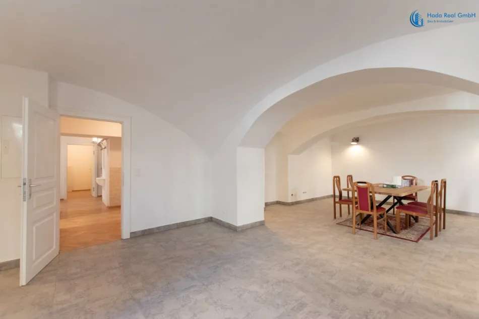 Souterrain-Studio mit Straßenzugang - Bild