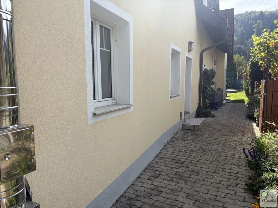 Wohnen mit Charakter in einem stilvollen ehemaligen Winzerhaus ! - Bild