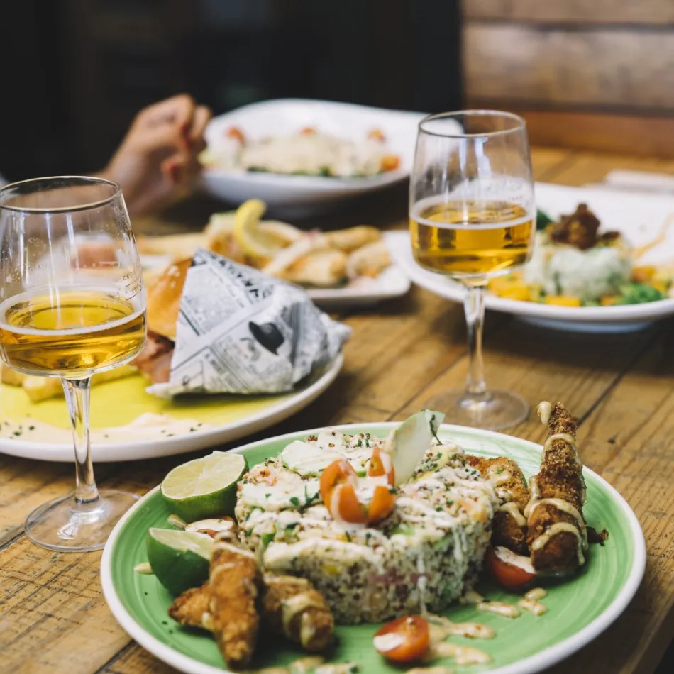 TOP GASTROLAGE 1070 WIEN KLEINES RESTAURANT SEIT JAHREN ETABLIERT GASTROTEL IMMOBILIEN - Titelbild