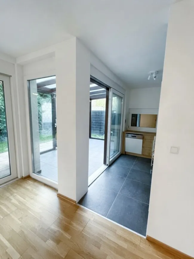 Traumhaftes Einfamilienhaus in Wien mit Garten, Terrassen und Stellplatz - Miete oder Kauf - Bild