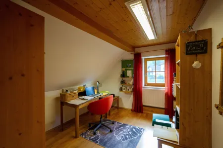 Zimmer 2 im Dachgeschoß
