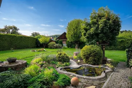 Ansicht Zier-Biotop und Garten