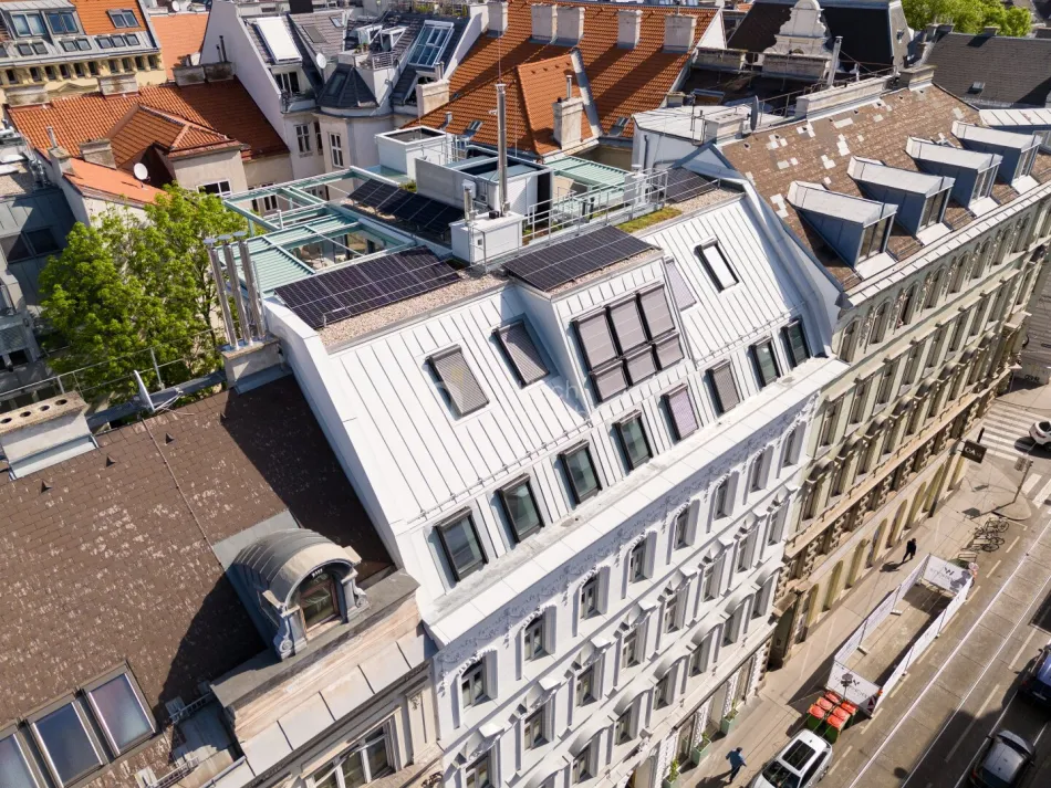 Altbau mit Perspektive: vermietete 4-Zimmer-Wohnung mit Loggia und Balkon in Währing - Titelbild