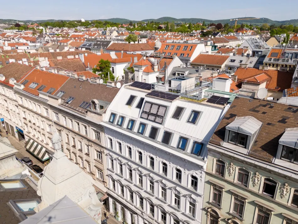 Altbau mit Perspektive: vermietete 4-Zimmer-Wohnung mit Loggia und Balkon in Währing - Bild