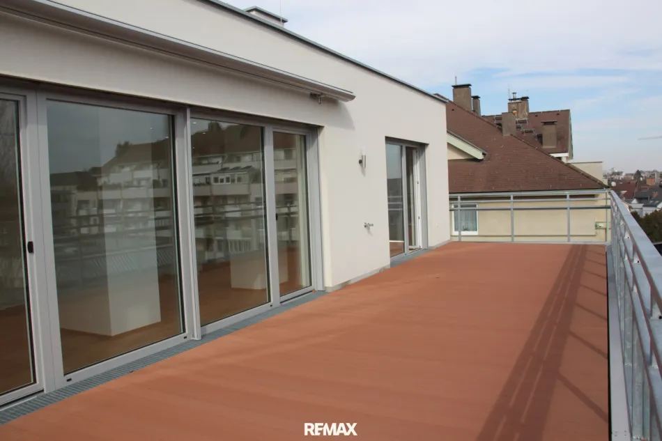 Stilvoll wohnen in Wiener Neustadt: Moderne 2-Zimmer-Wohnung mit großer Dachterrasse & Parkplatz in Top-Lage! - Bild