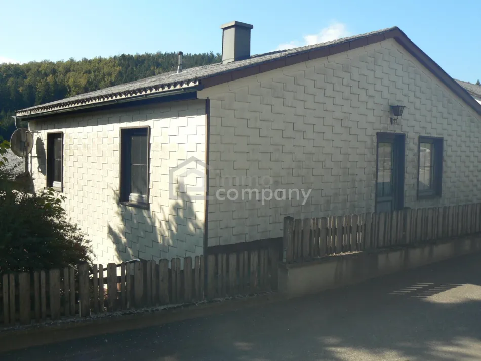 Großes Einfamilienhaus mit Terrasse in Waldhausen – Top Preis, renovierungsbedürftig! - Bild