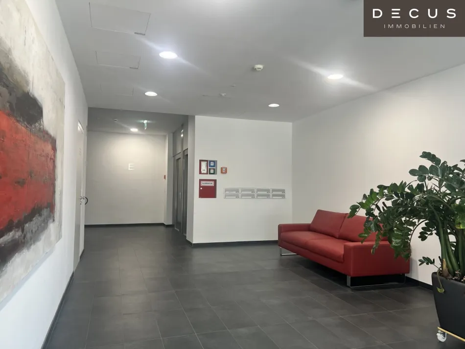 Attraktive Büroflächen in toller Lage mit sehr großzügigen Raumhöhen nahe der Donau in LINZ - Bild