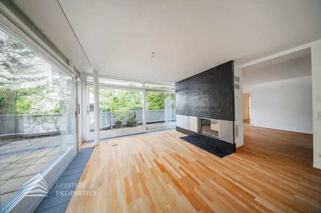 Wunderschöne 4 - Zimmer Wohnung mit Terrasse und 2 Balkonen - Titelbild