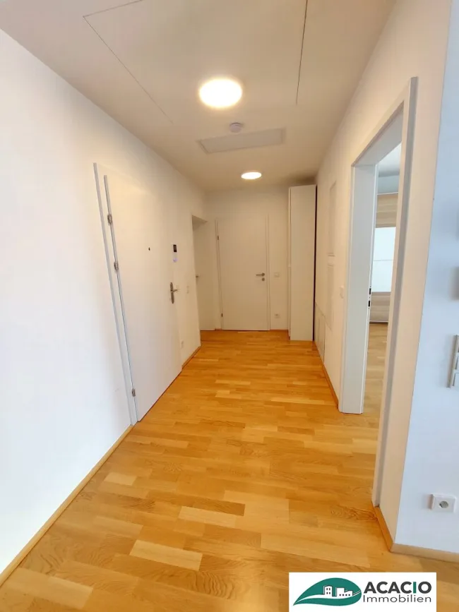 gut geschnittene 2-Zimmer-Wohnung mit großer Terrasse in bester Lage Tullns - zentral - Ruhelage - Bild