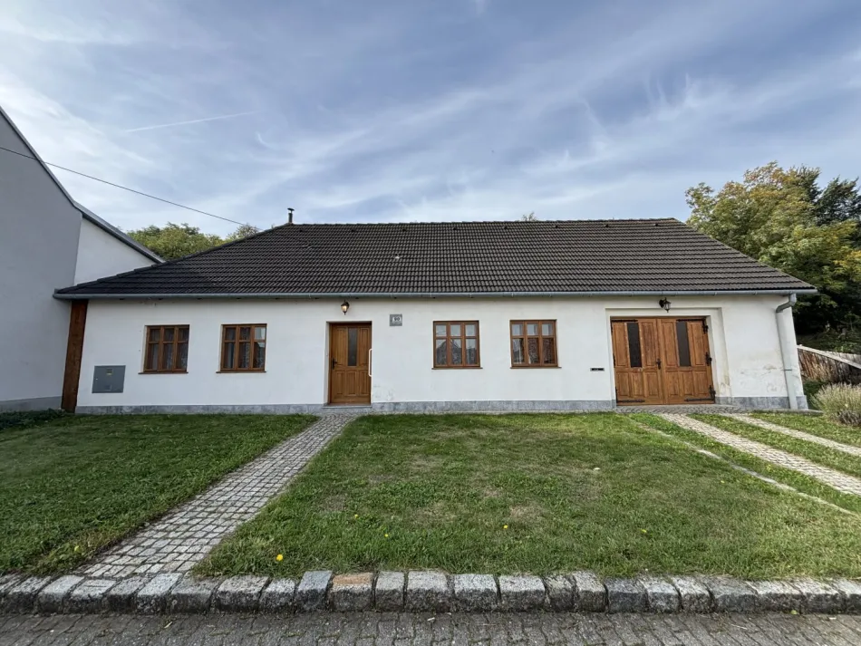 Entzückendes Bauernhaus mit 1.301 m² Eigengrund, Presshaus & idyllischem Innenhof - Titelbild