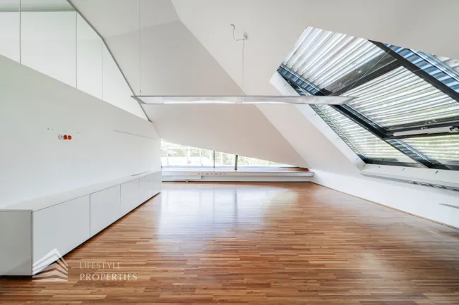 Generalsaniertes 5-Zimmer Büro mit Balkon, Nähe Schloss Belvedere - Titelbild