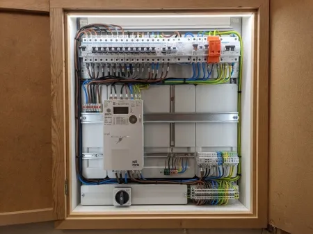 Der Elektroschank