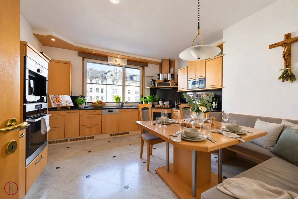 Lichtdurchflutete 3-Zimmer Wohnung mit Lift, Balkon & Gemeinschaftsgarten - Bild
