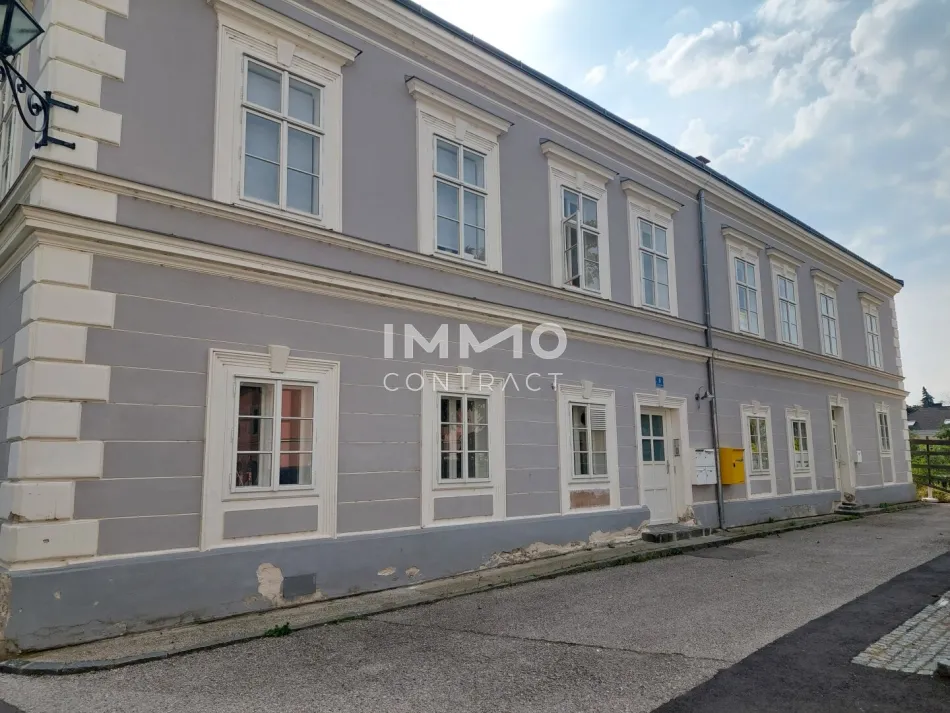 Charmantes Wohnen im Herzen von Pöchlarn – 3 Zimmer Altbauwohnung nahe Donau & Pfeiferturm - Titelbild
