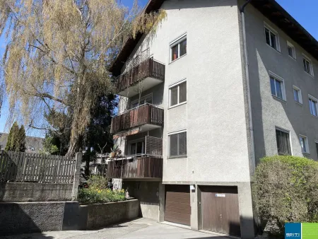 Salzburg-Mülln: Familienwohnung im obersten Stock >> 126 m² >> 5-6 Zimmer >> 2 Balkone