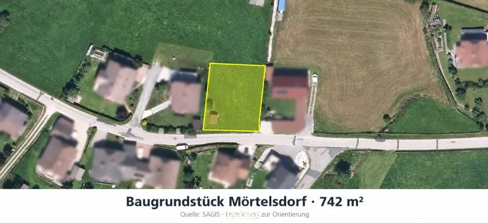 Sonniges Baugrundstück mit Bergpanorama in Mörtelsdorf - Titelbild