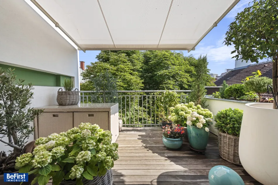 Eleganz und Moderne verbinden sich in dieser wunderschönen Dachgeschosswohnung: perfekte Gegebenheiten für Paare und Singles - Bild