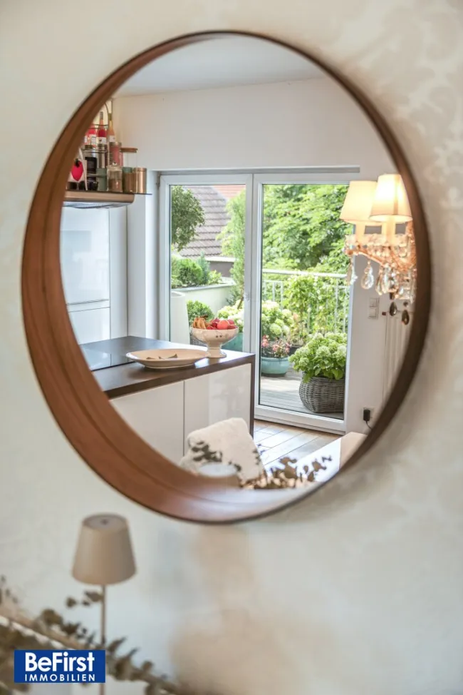 Eleganz und Moderne verbinden sich in dieser wunderschönen Dachgeschosswohnung: perfekte Gegebenheiten für Paare und Singles - Titelbild