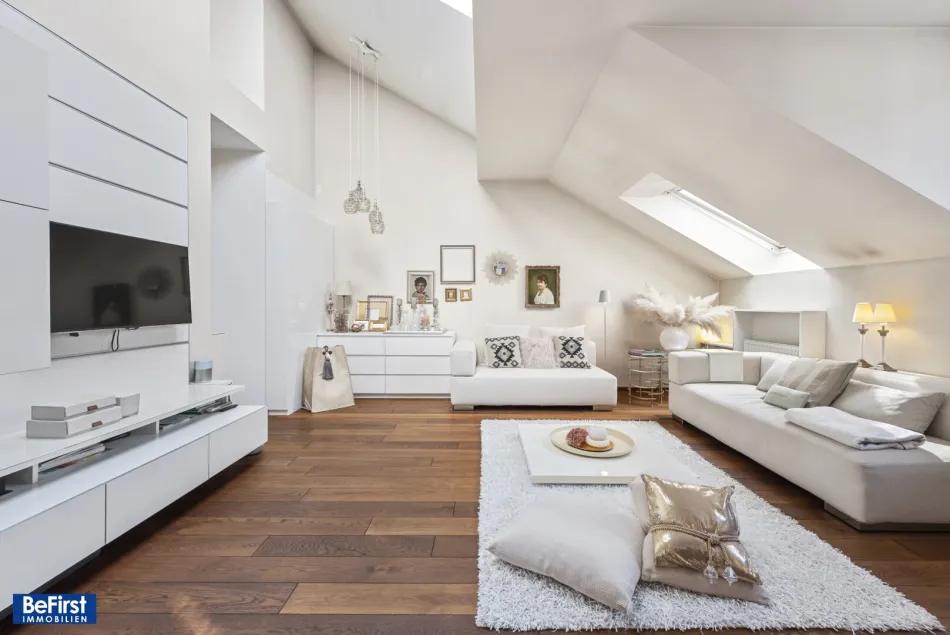 Eleganz und Moderne verbinden sich in dieser wunderschönen Dachgeschosswohnung: perfekte Gegebenheiten für Paare und Singles - Bild