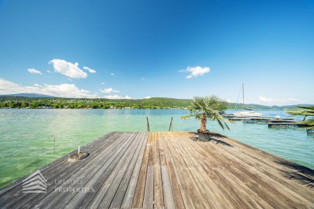 Exklusives Badeparadies am Wörthersee: Ihr privates Refugium mit Seezugang und Waldidylle