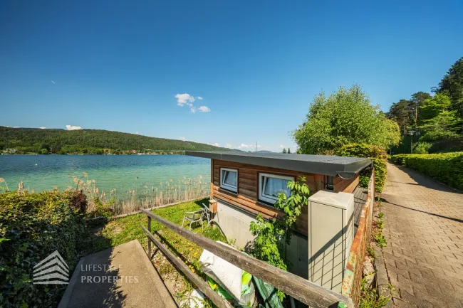 Exklusives Badeparadies am Wörthersee: Ihr privates Refugium mit Seezugang und Waldidylle - Titelbild