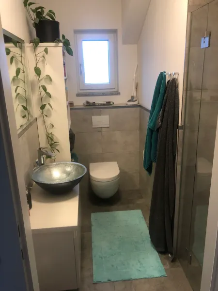 Zweites Badezimmer