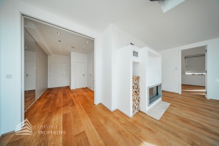 Exklusives 4-Zimmer Penthouse mit zwei Terrassen, Nähe Oper