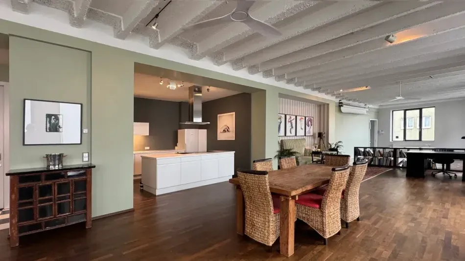 Sonniger 185m² Loft in Industriegebäude (mit Garagenoption) - Bild