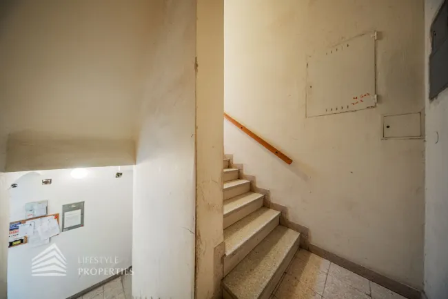 Sanierungsbedürftiges Zinshaus mit vorhandener Studie, Nähe Meidling Banhof - Bild