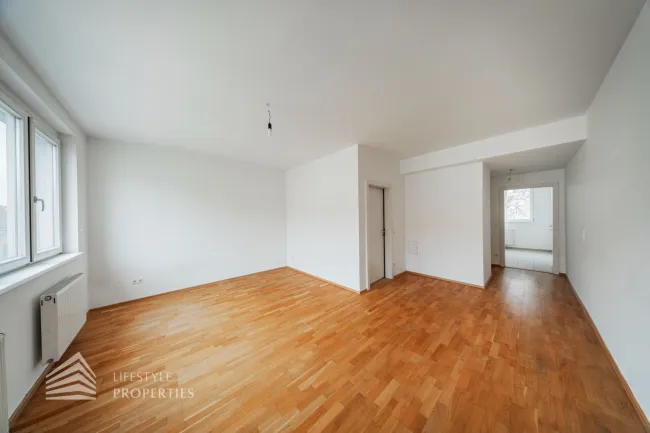 Helle Garconniere im DG, Nähe Landstraße Hauptstraße - Titelbild