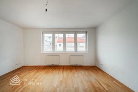 Helle Garconniere im DG, Nähe Landstraße Hauptstraße