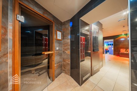 Einladendes Fitnesscenter mit Sauna in Toplage