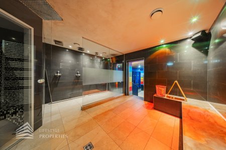 Einladendes Fitnesscenter mit Sauna in Toplage