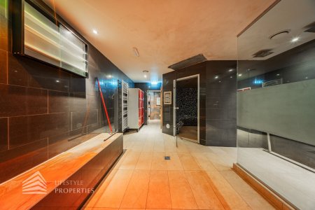 Einladendes Fitnesscenter mit Sauna in Toplage