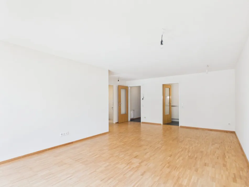 Generalsanierte und moderne 2-Zimmerwohnung mit großem Südbalkon am Kehlerpark - Bild