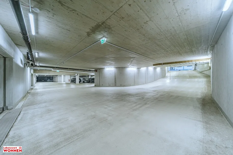 Tiefgaragenstellplätze nur 5 Gehminuten vom Bahnhof - Titelbild