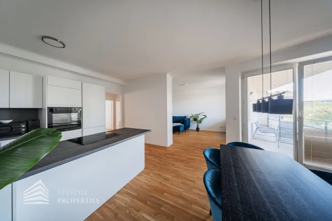 Stilvolle Helle 3-Zimmer-Wohung mit Loggia nähe Donaukanal - Titelbild