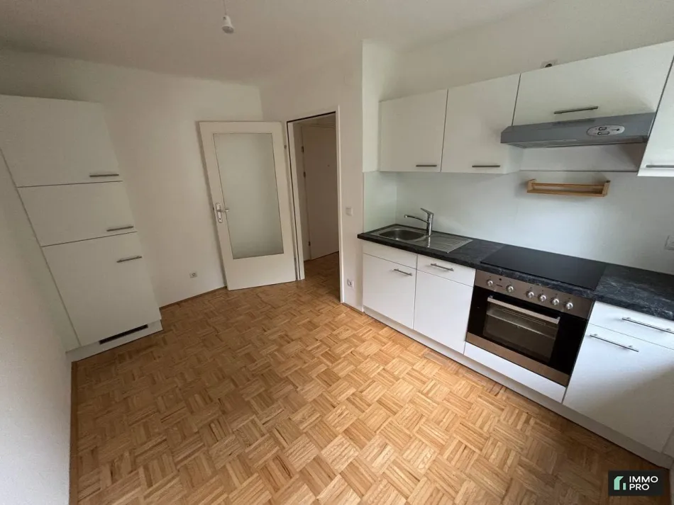 Helle 1,5-Zimmer Wohnung mit Einbauküche - Titelbild