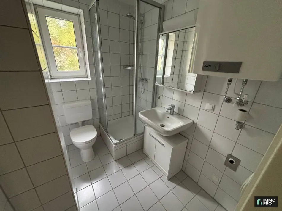 Helle 1,5-Zimmer Wohnung mit Einbauküche - Bild