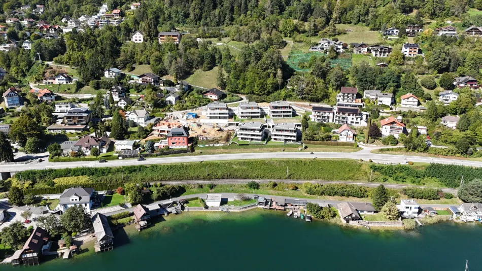 Neubau mit See- und Bergblick in unmittelbarer Nähe zur Kanzelbahn - Titelbild