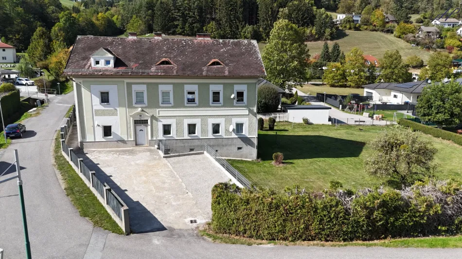 Zinshaus mit 6 Wohneinheiten & Ausbaupotenzial in Kirchschlag – 1.060 m² Baugrund – € 295.000,– - Titelbild