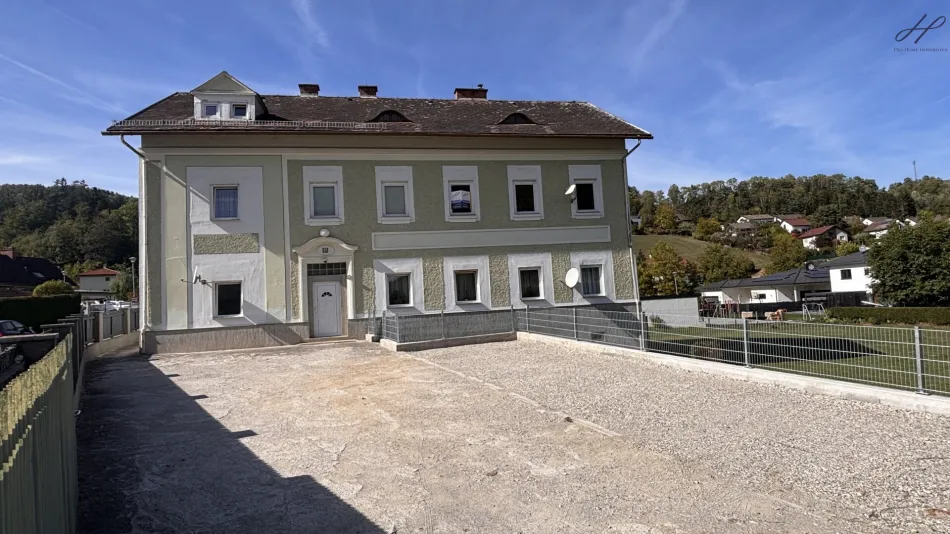 Zinshaus mit 6 Wohneinheiten & Ausbaupotenzial in Kirchschlag – 1.060 m² Baugrund – € 295.000,– - Bild