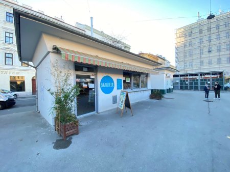 Modernisierter Marktstand Nahe Augarten