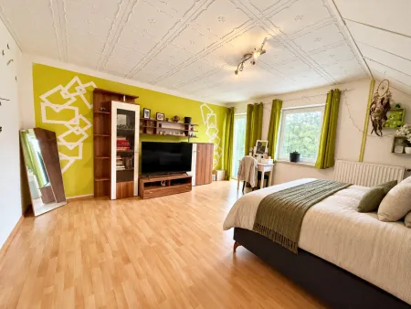 Kompagnon Immobilien Schlafzimmer OG mit Balkon