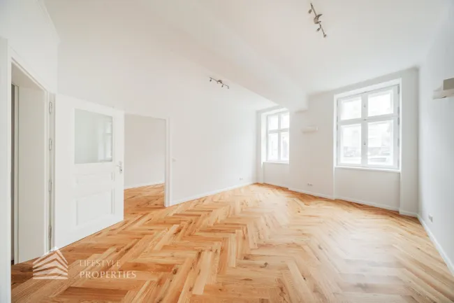 Wunderschöne 3-Zimmer Altbauwohnung im EG, Erstbezug! - Titelbild