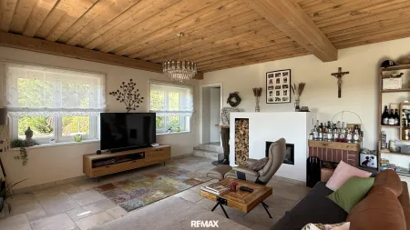 Wohnbereich mit Kamin