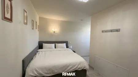 Schlafzimmer 2 mit Arbeitsbereich