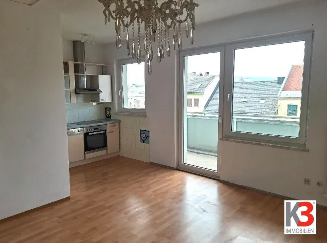 K3 - Gelegenheit: 2 ZIMMER WOHNUNG MIT POTENTIAL.Große Loggia. Ideal auch für eine Vermietung. Sehr gute Lage. - Titelbild